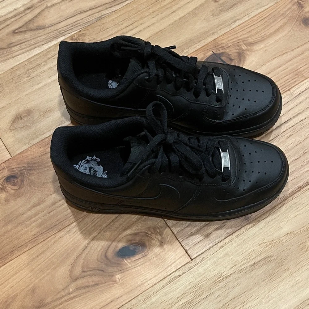 Nike Air Force 1 Black Women's Sneakers - Picture 4 of 7